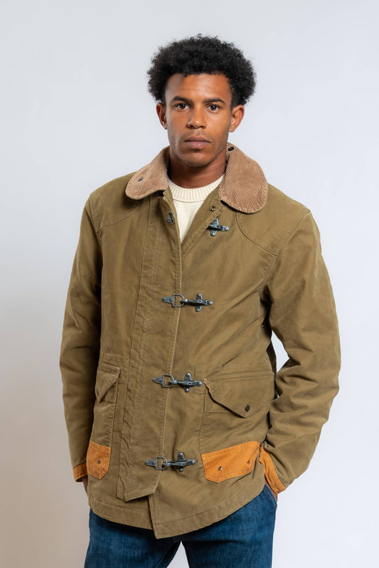 giubbotto bedford di chesapeak's ispirato a quelli dei pompieri, realizzato in cotone con chiusura a ganci e colletto in velluto a coste - visuale frontale