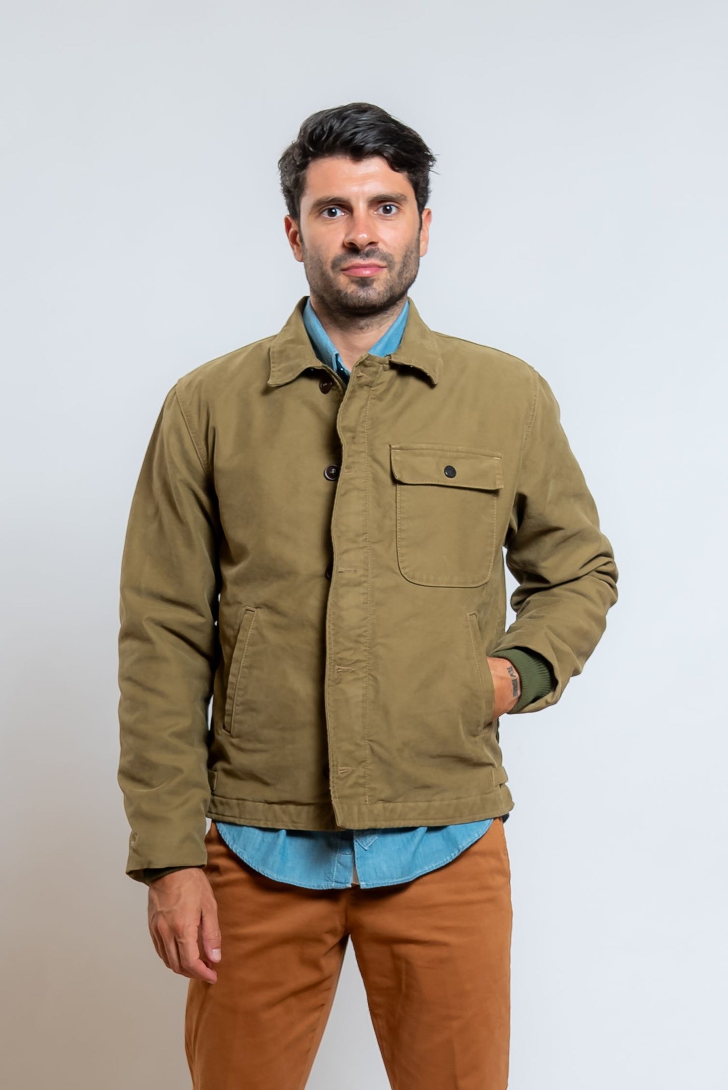 chesapeak's giubbino a2 deck realizzato in cotone verde con colletto a camicia - vista frontale