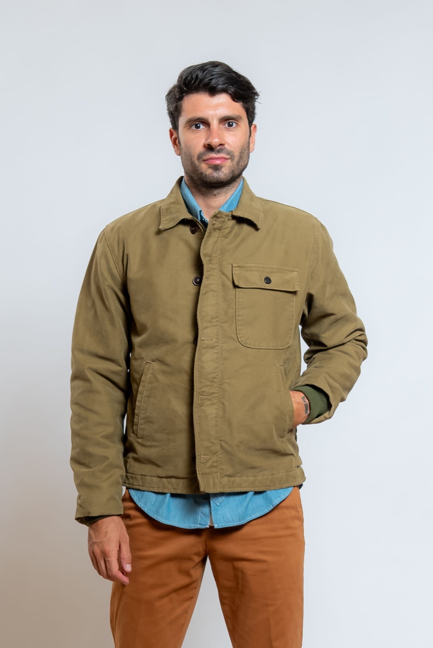 chesapeak's giubbino a2 deck realizzato in cotone verde con colletto a camicia - vista frontale