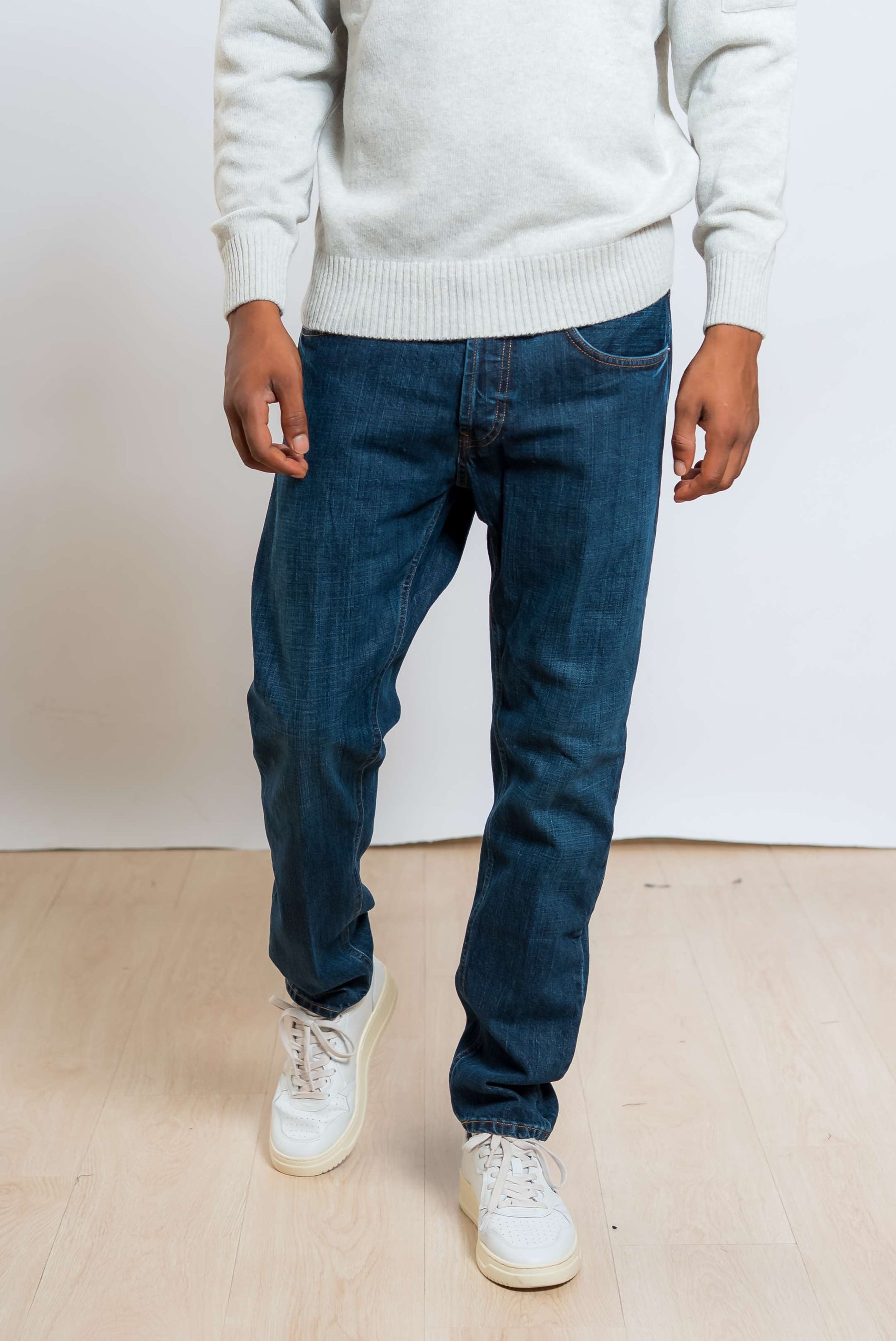 jeans dondup dian blu scuro con vestibilità carrot fit - vista frontale