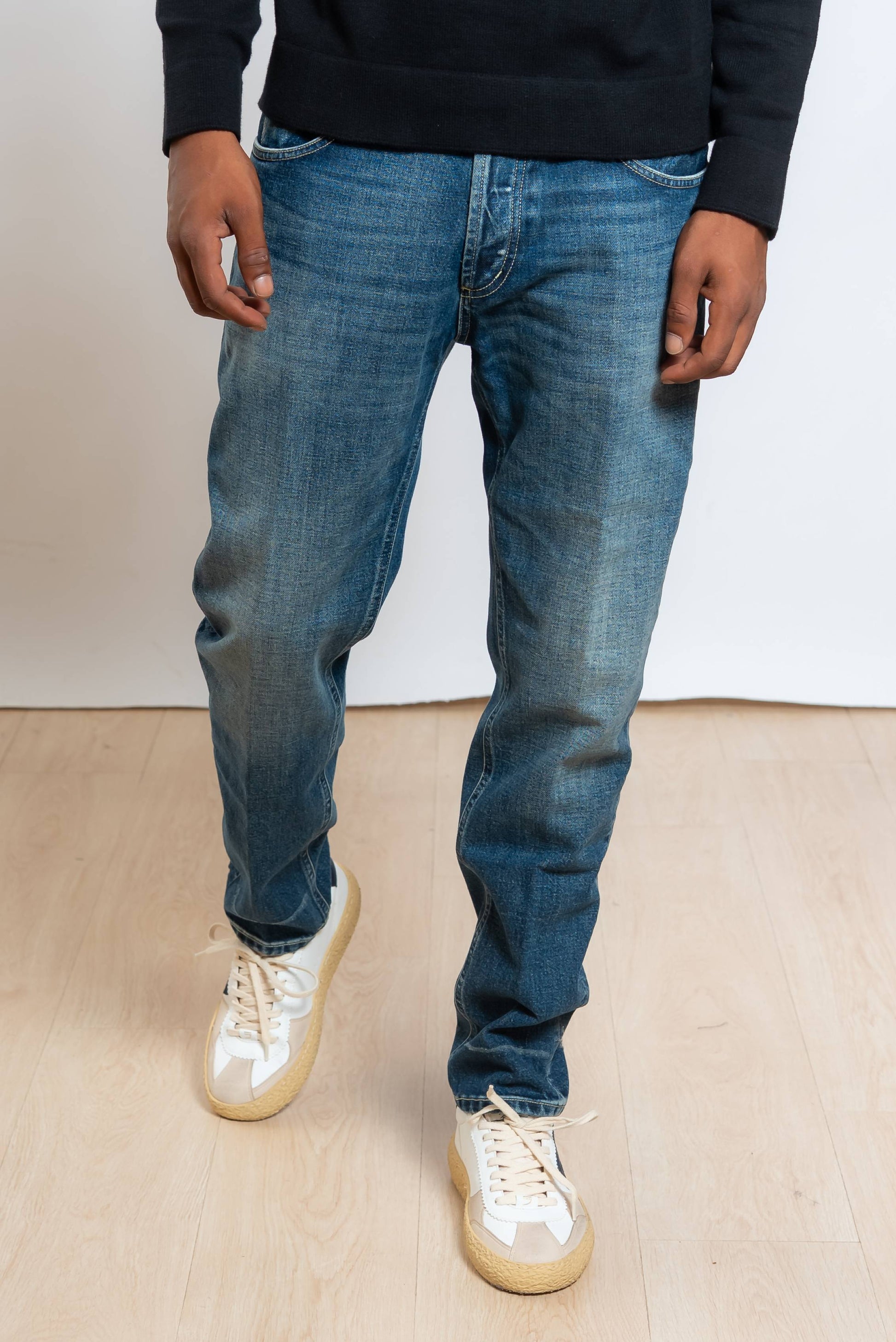 dondup jeans brighton modello carrot fit blu medio con effetto lavato - visuale frontale