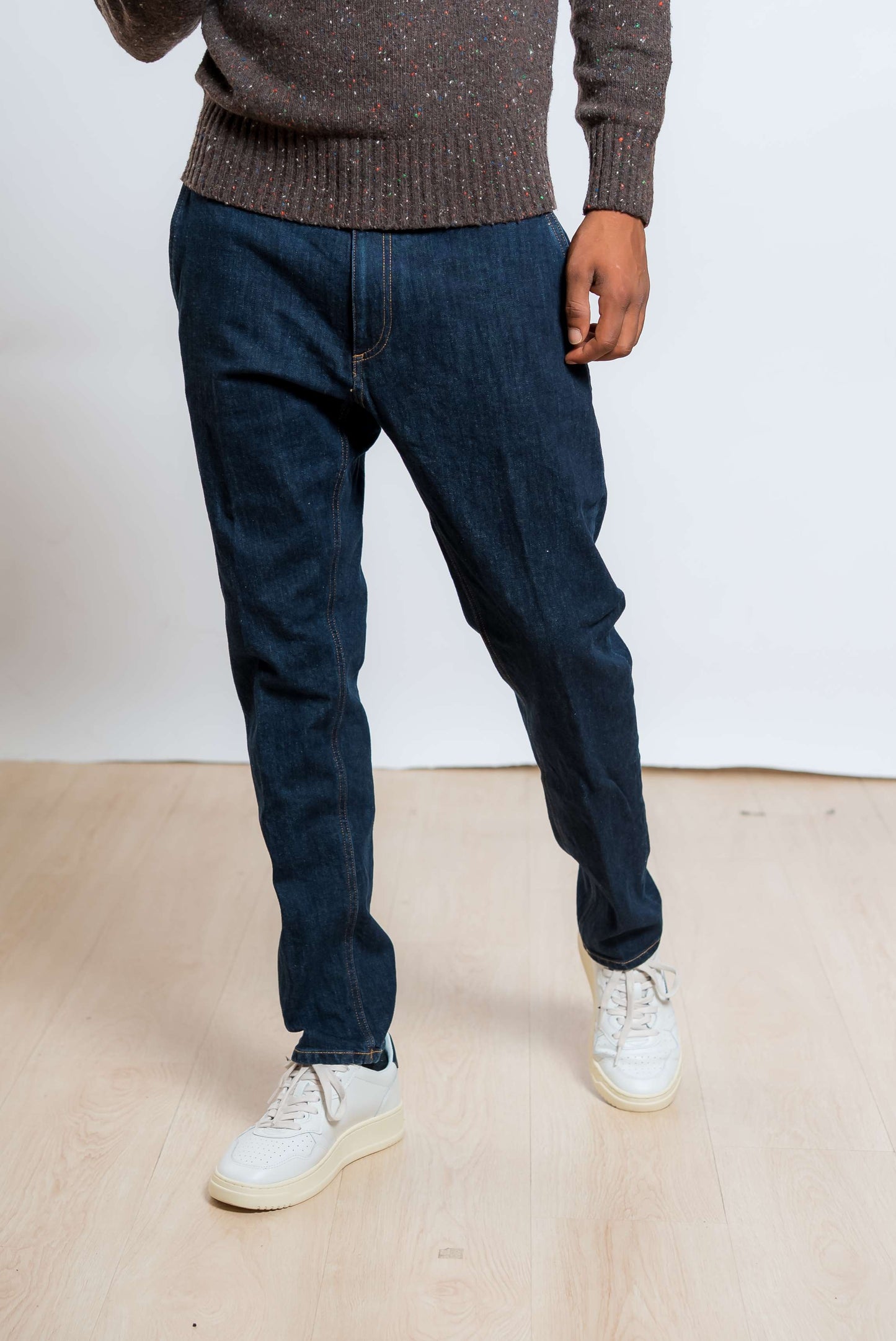 dondup jeans jeff lavaggio scuro con vestibilità carrot fit - visuale anteriore