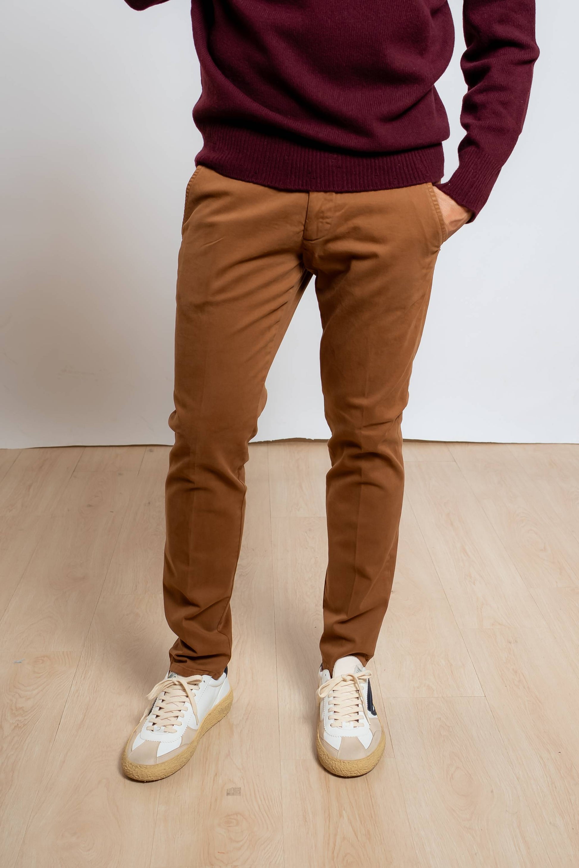 roy roger's uomo pantaloni new rolf marroni modello chino, vista frontale