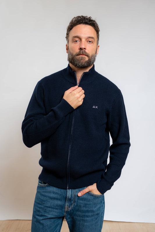 sun68 cardigan a collo alto da uomo a costa inglese in misto lana merino e cashmere blu con zip, vista frontale