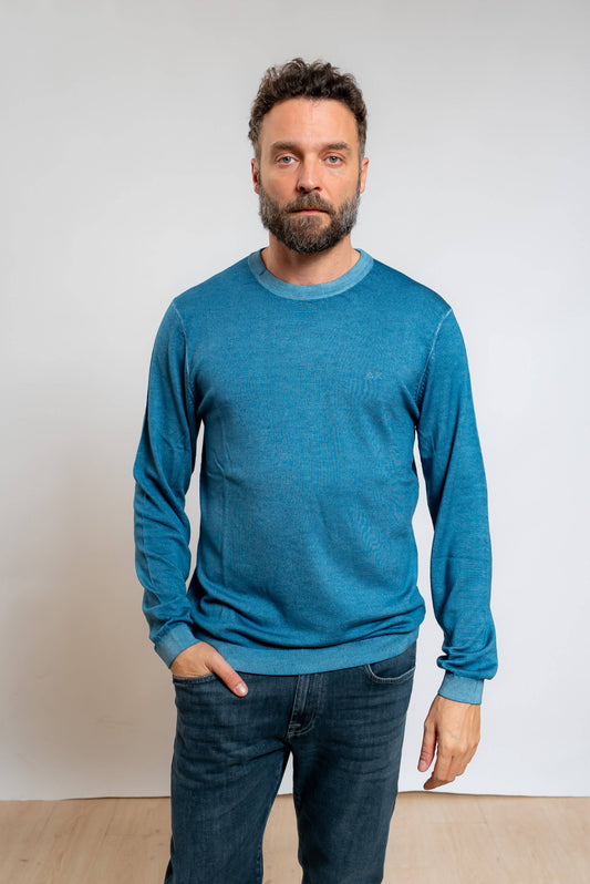 sun68 uomo maglia a girocollo in lana merino azzurra con effetto vintage, vista frontale