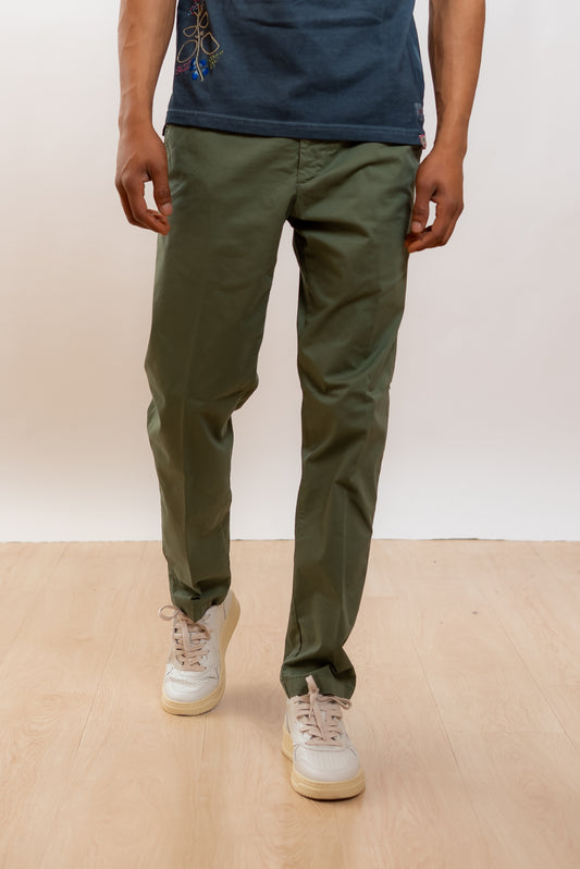 White Sand Pantalone Greg in Gabardina Verde, fronte