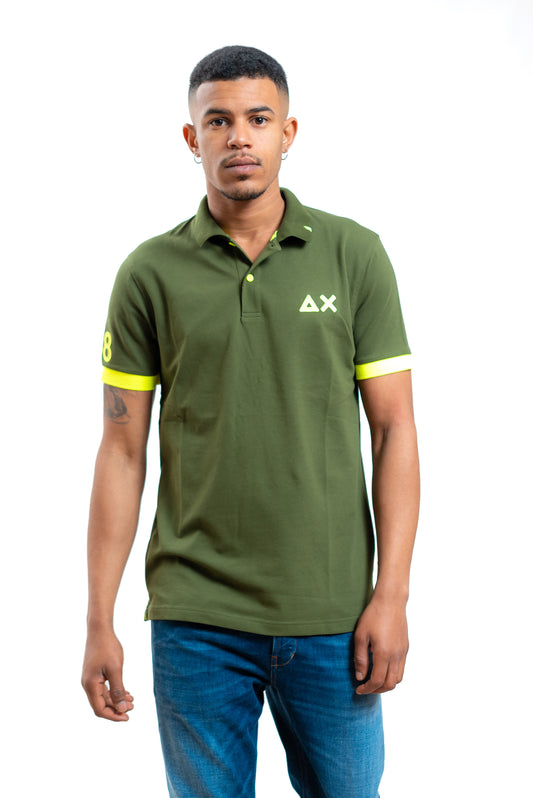 sun68 polo verde con logo e dettagli giallo fluo, fronte