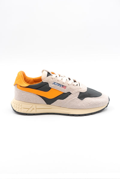 autry sneakers uomo reelwing low in suede grigio e dettagli arancioni, lato