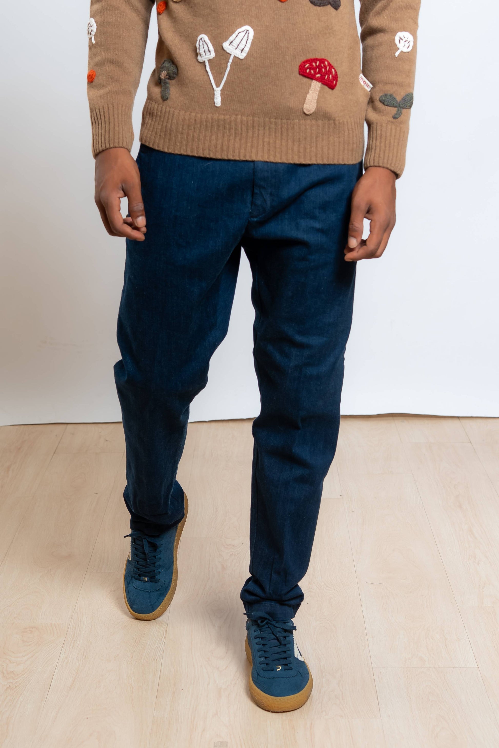 white sand jeans blu greg con vita regolabile e cimosa - vista frontale