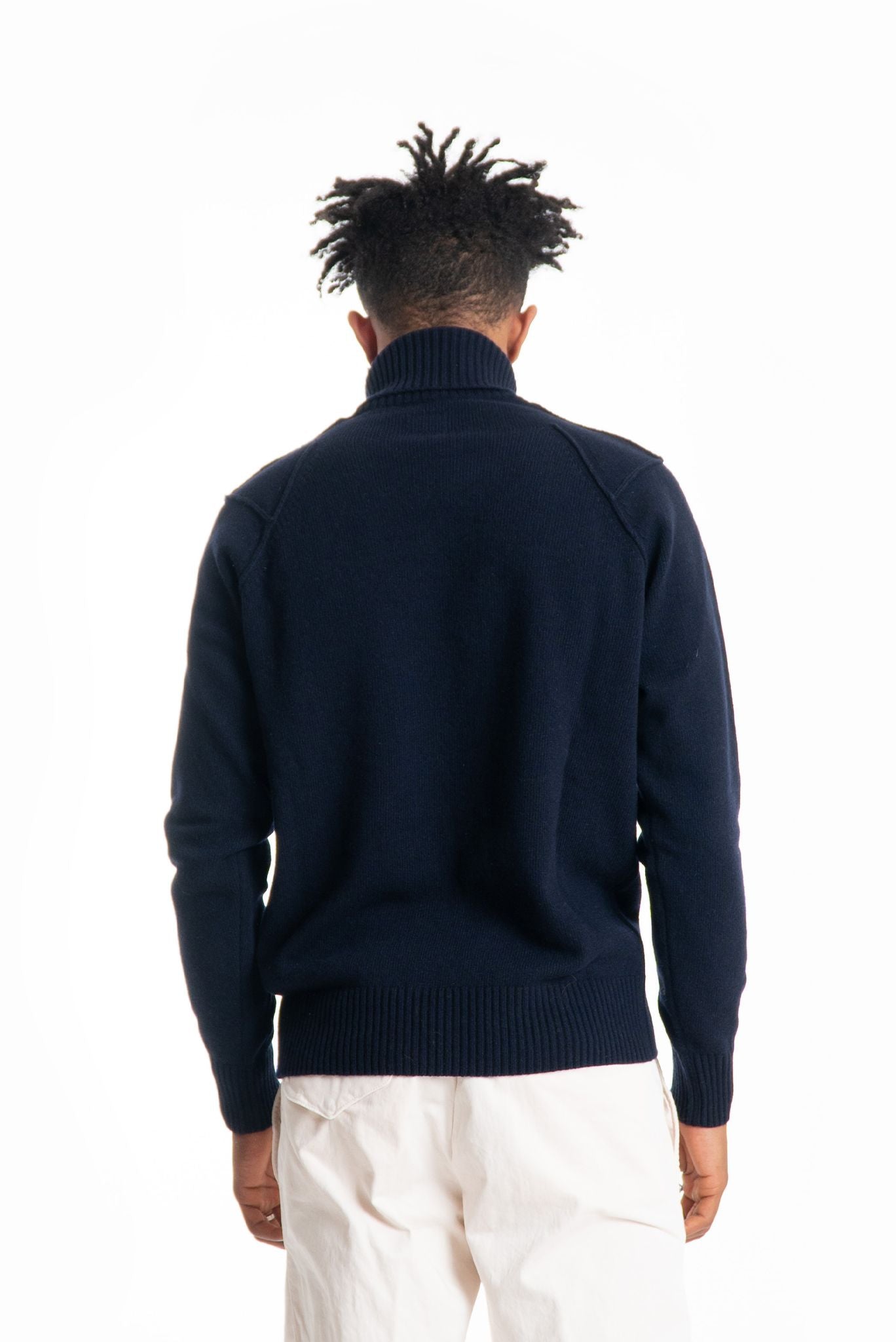 cp company maglione a collo alto blu in misto lana, retro