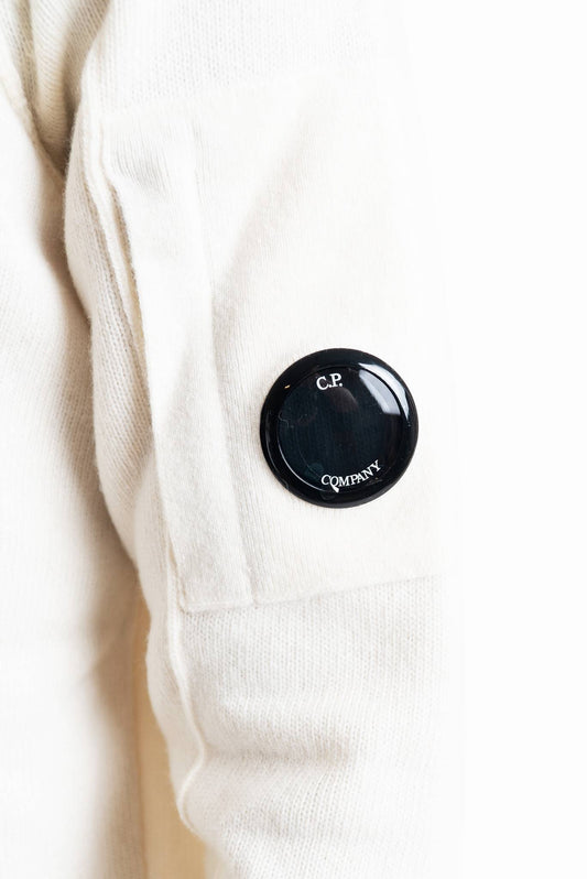 cp company maglione a collo alto panna in misto lana, dettaglio