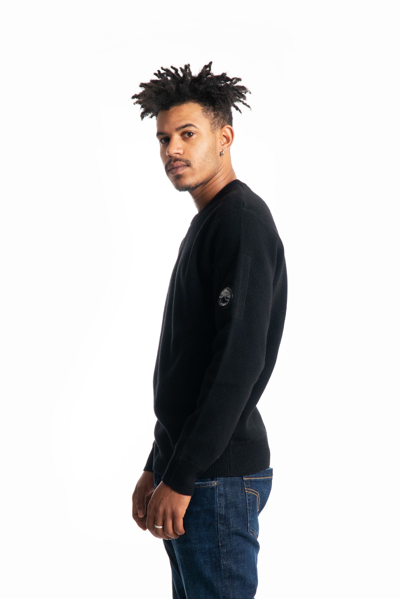 Cp company maglione nero da uomo in misto lana, lato