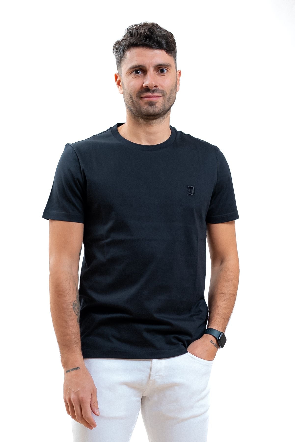 dondup uomo t-shirt nera con logo ricamato, fronte