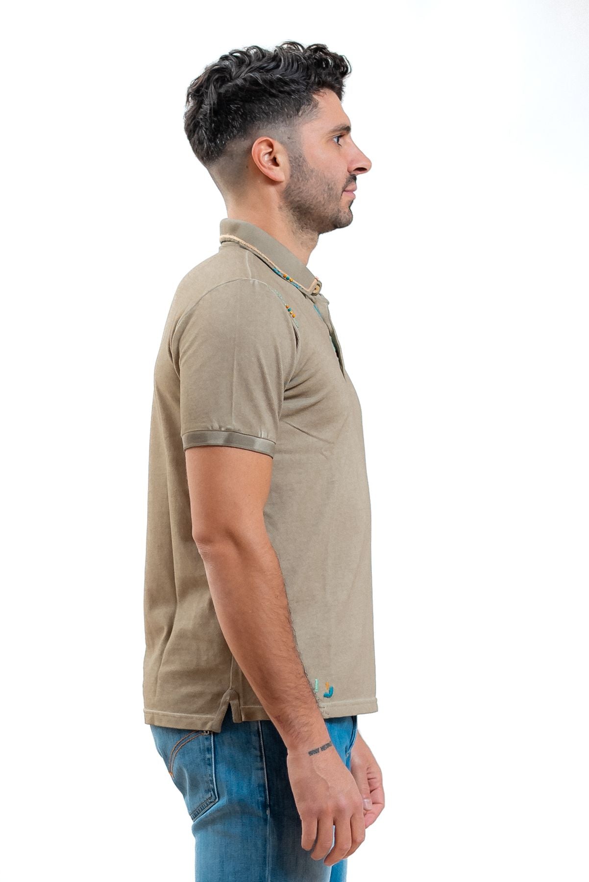 polo marrone bob company con ricami, lato