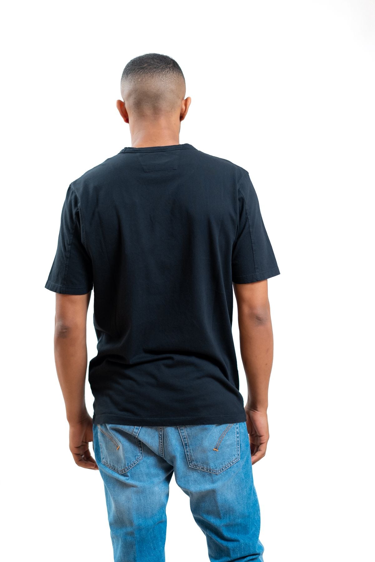 cp company uomo t-shirt nera in cotone con taschino e logo, retro