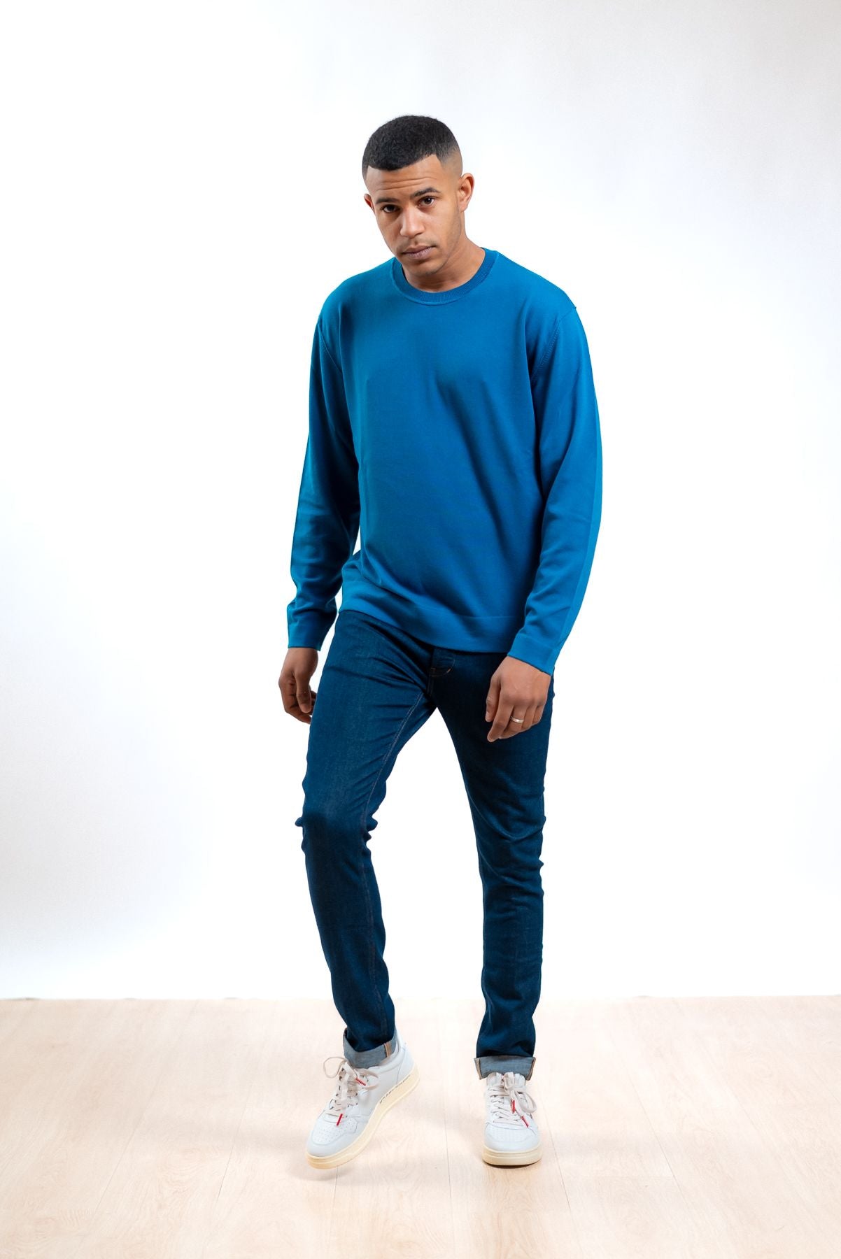 cp company uomo maglioncino azzurro in cotone sea island, intero