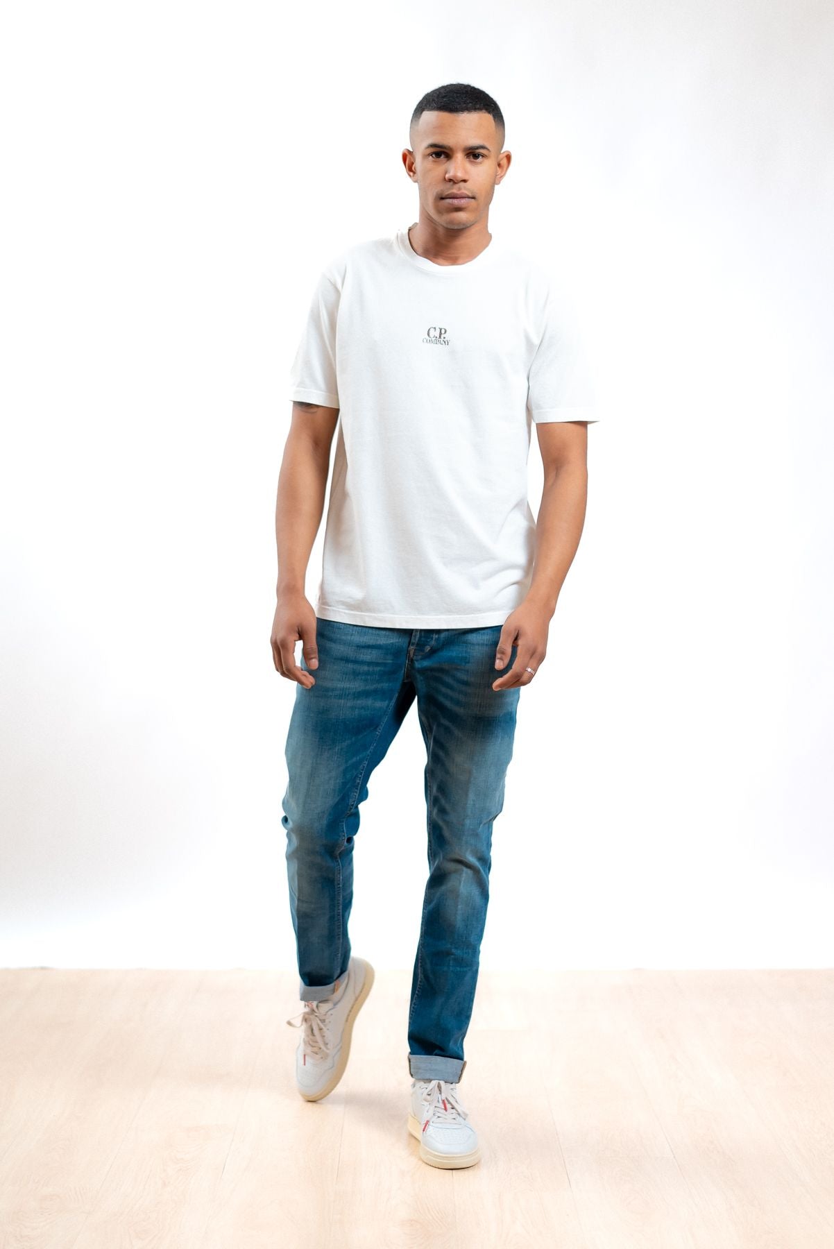 cp company uomo t-shirt bianca con stampa Artisanal Three Cards, intero