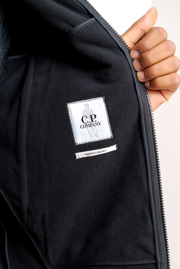 C.P. COMPANY - Giubbino Nero con Cappuccio SoftShell