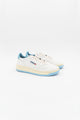 Sneakers in Pelle con Dettagli a Contrasto Azzurro
