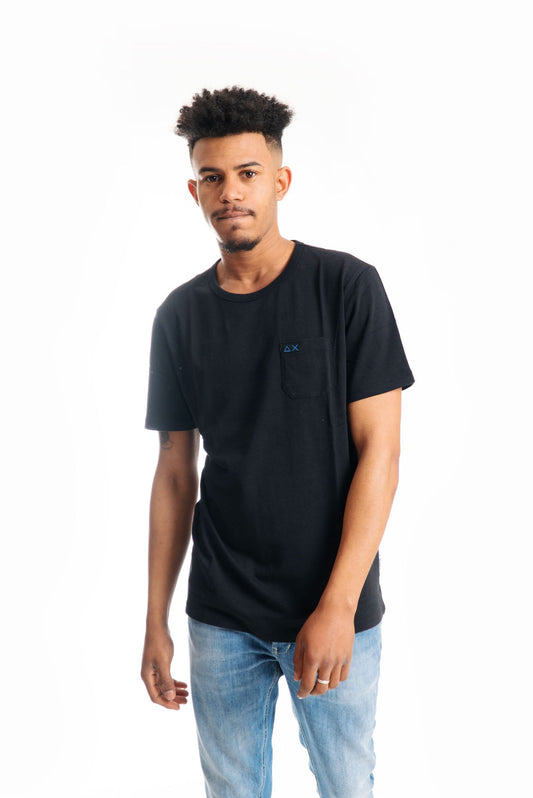 T-shirt Nera con Taschino