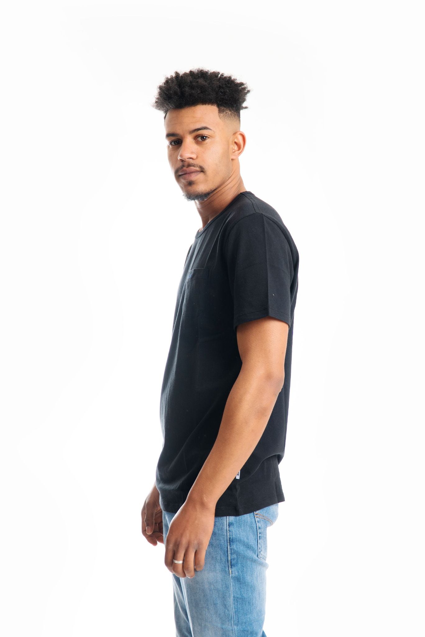 T-shirt Nera con Taschino