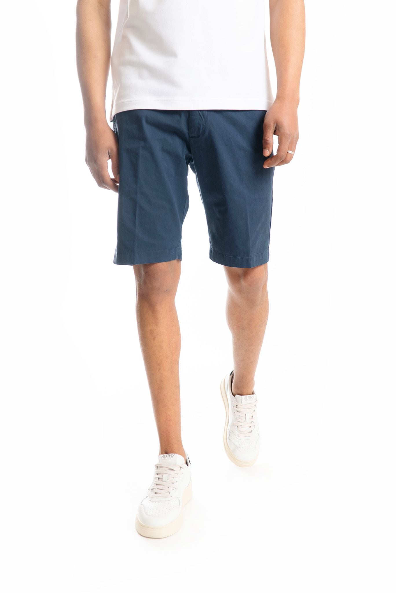 Bermuda Blu Navy in Gabardina di Cotone