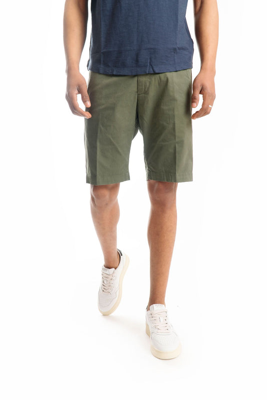 Bermuda Verde Militare in Gabardina di Cotone