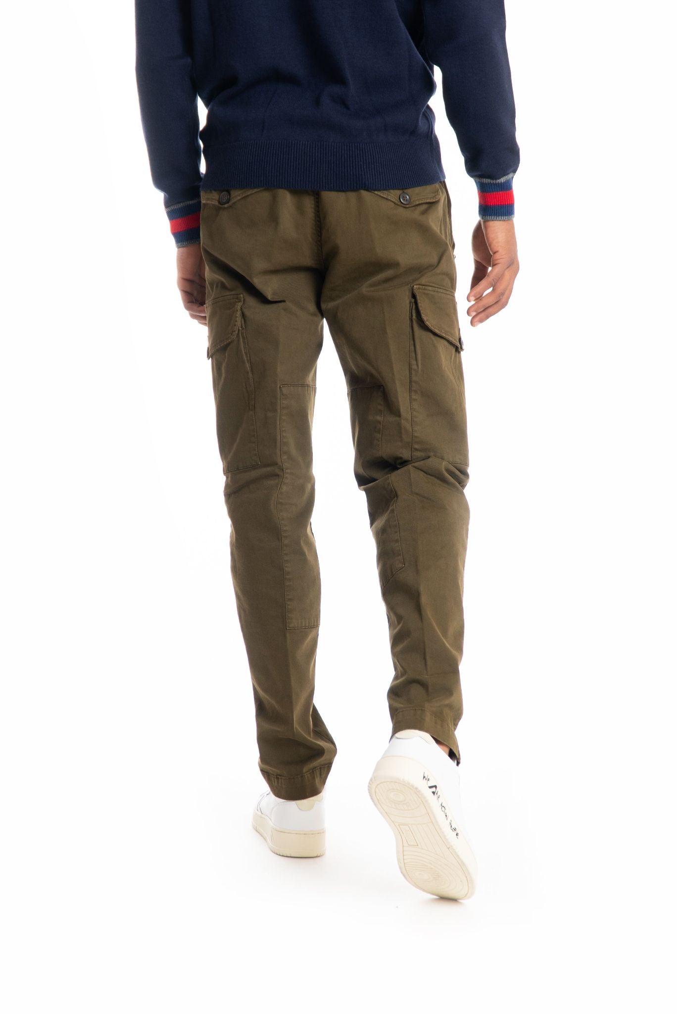 white sand pantalone cargo con tasconi verde militare, retro