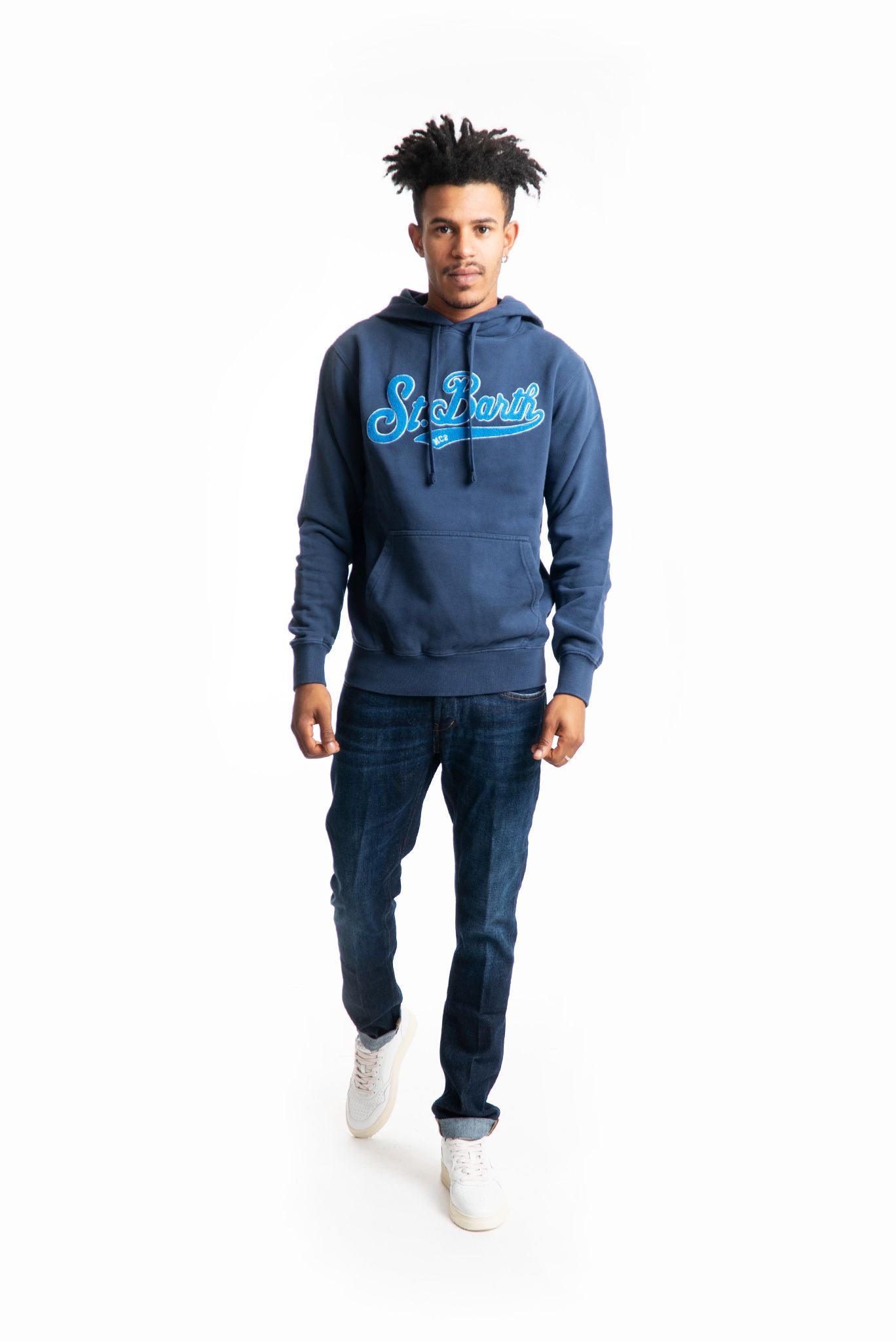 mc2 saint barth felpa blu da uomo con scritta st barth, intero