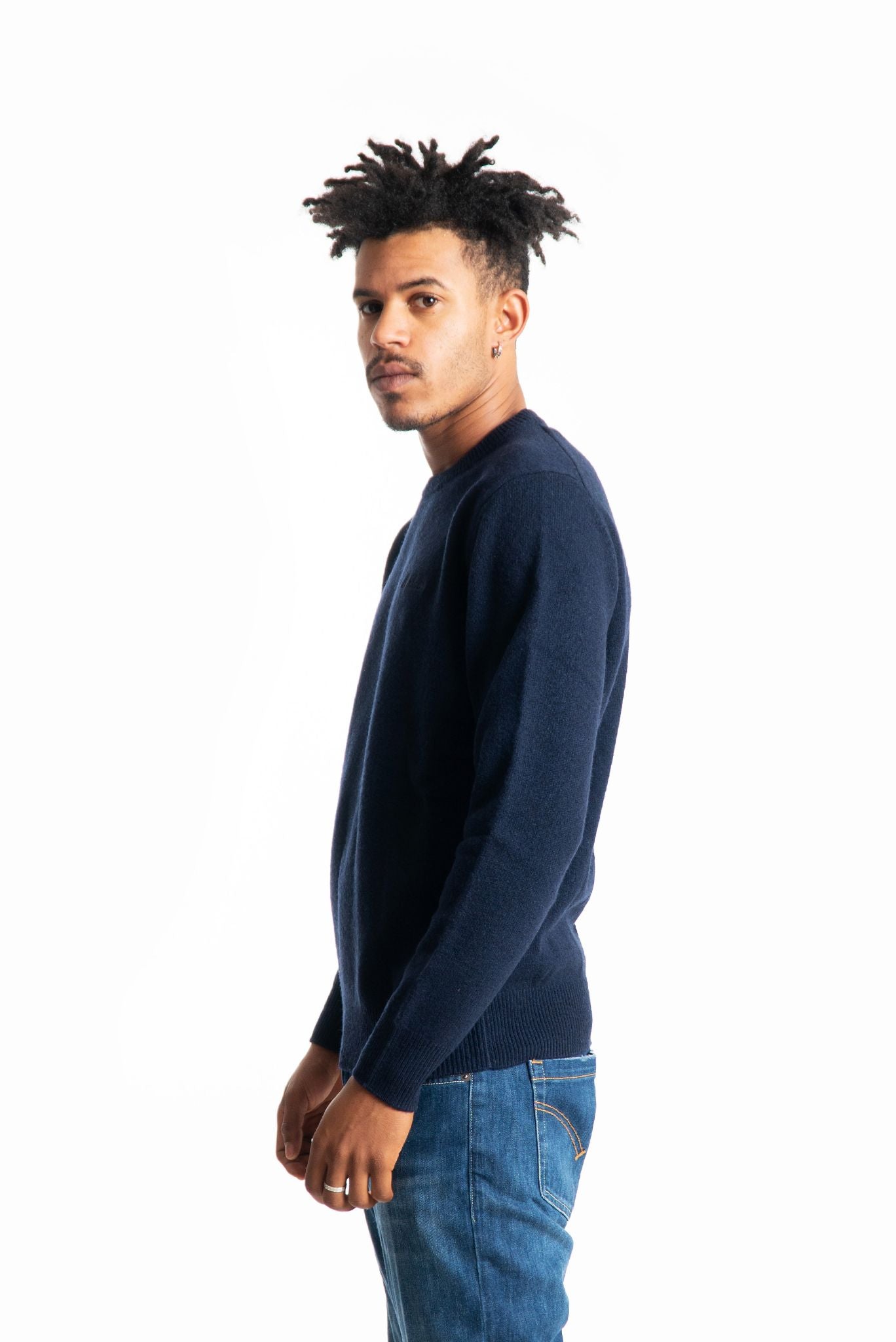 mc2 saint barth uomo maglione blu in pura lana con logo st barth ricamato sul petto, lato