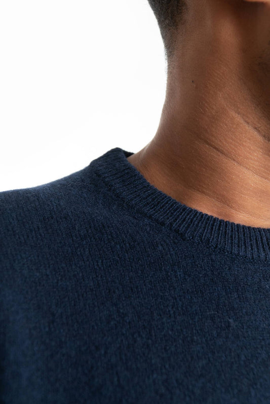 mc2 saint barth uomo maglione blu in pura lana con logo st barth ricamato sul petto, dettaglio