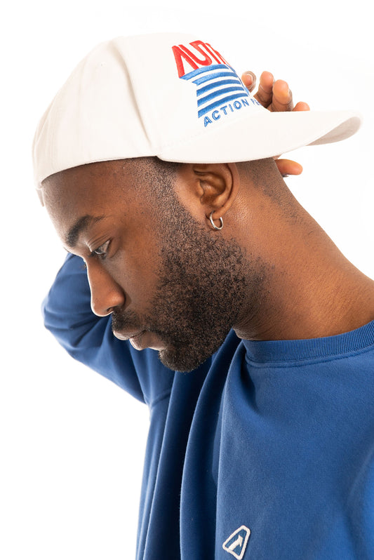 Berretto Autry Bianco con Logo, indossato